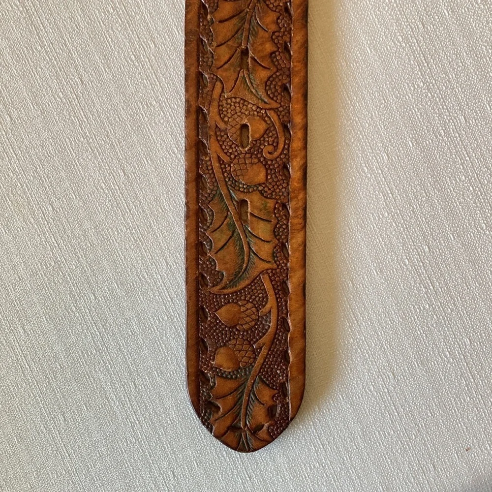 Brown‎ Leather Tooled Belt Acorn Leaf Design with Green Accents Size 34
